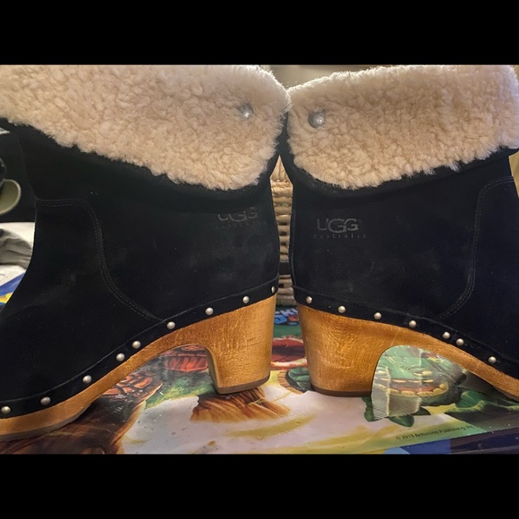Woman’s UGG Australia Layna Heel Boots - Picture 3 of 8